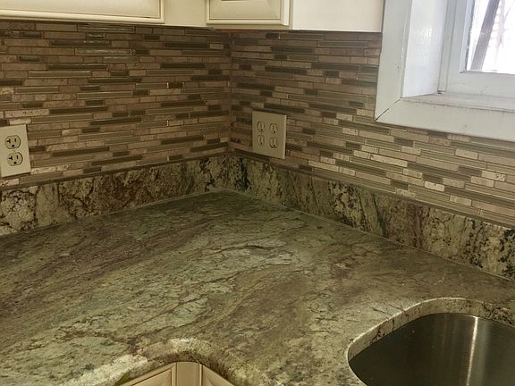 3rd image of 1630 Allerton Ave #1