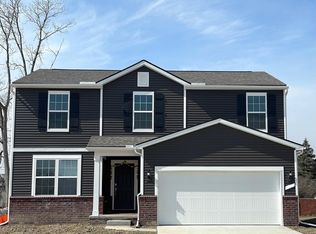 24641 Jade Dr, Farmington Hills, MI 48336