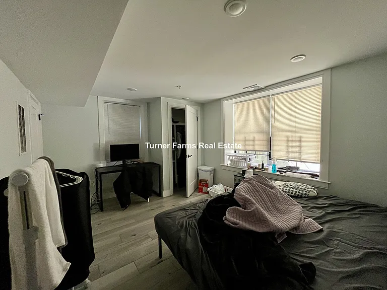 79 Linden St #2 — Photo 11