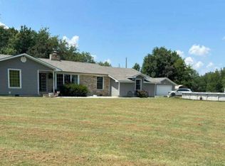 2434 4000th Rd, Chetopa, KS 67336