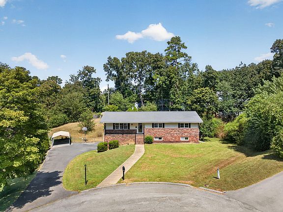 2nd image of 2103 King Court Ln