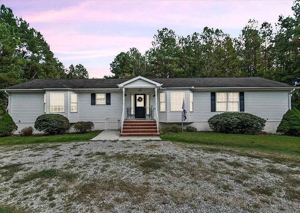 1st image of 169 Red Oak Ln