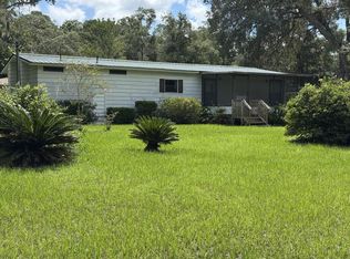 9610 Michigan St, Fanning Springs, FL 32693