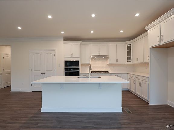 4th image of 7107 Hepworth Dr
