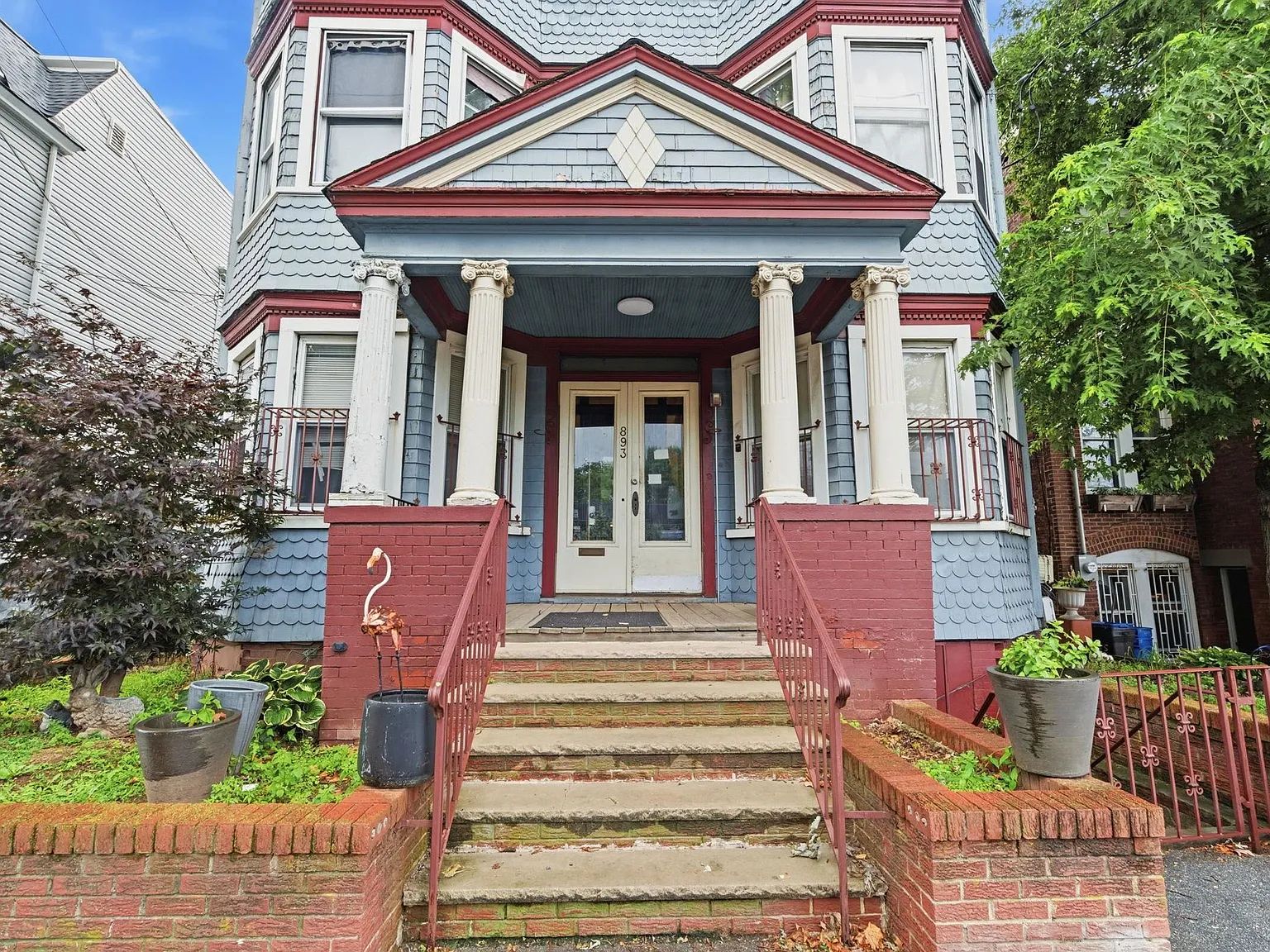 3 bed, 1.0 bath, $2,000 — Photo 2
