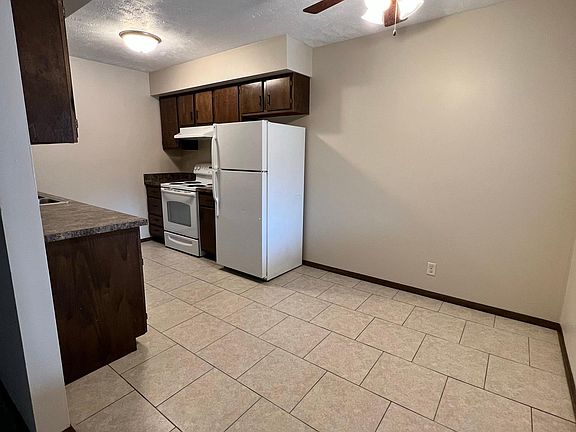 2nd image of 7-1830 Knox St #7