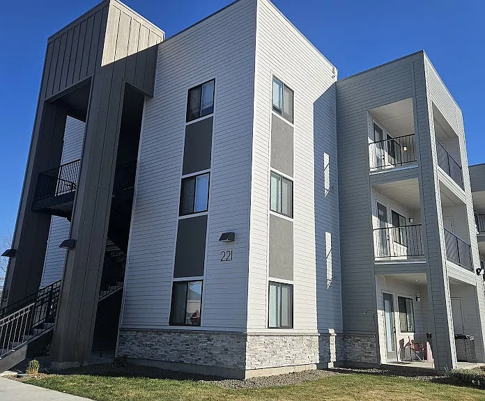 Maine Ave Apartments — Photo 1