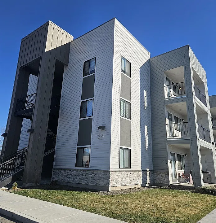 Maine Ave Apartments
