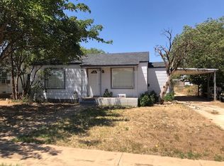 606 SW 2nd St, Seminole, TX 79360