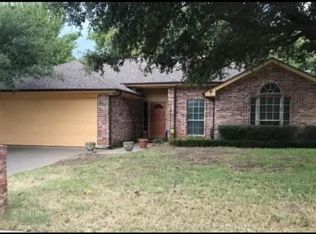 1302 McAnear Ct, Cleburne, TX 76033