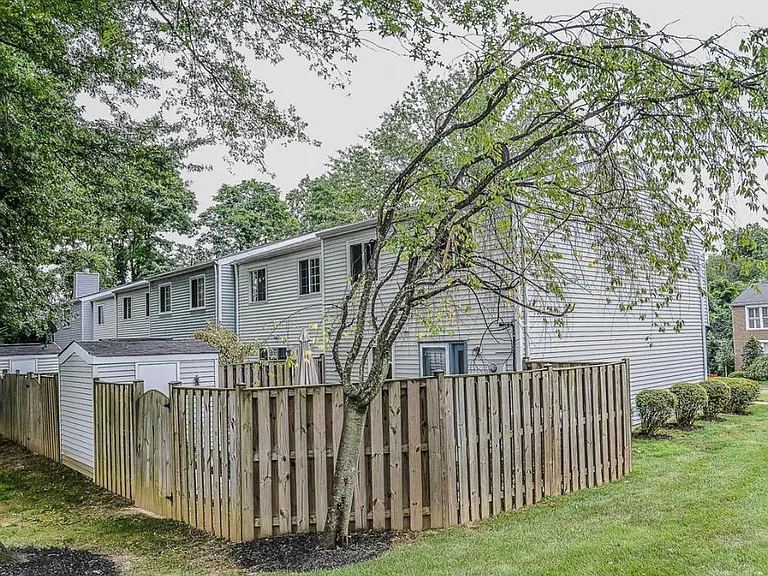 2985 Paddock Wood Ct — Photo 18