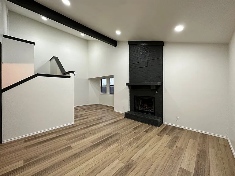 3023 Beechwood St — Photo 2