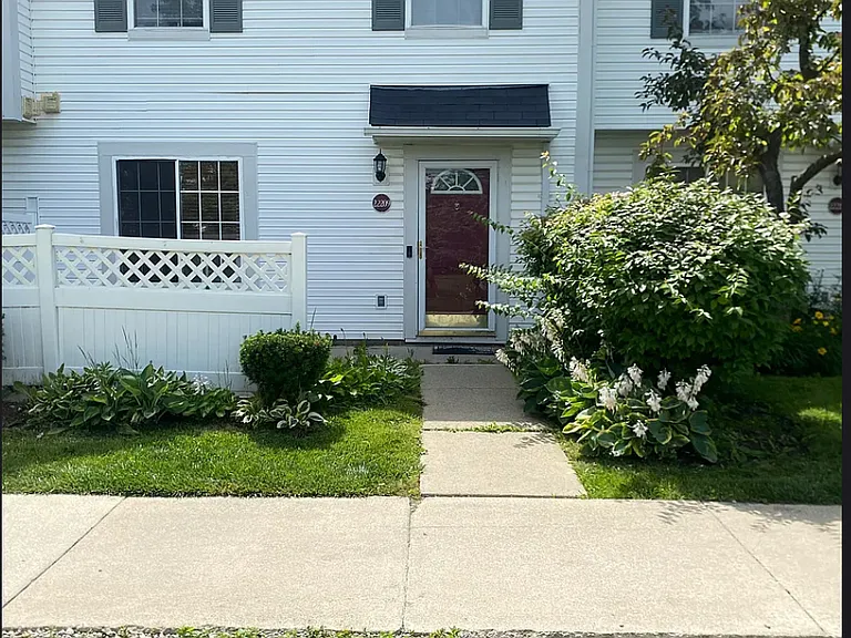 22209 Atlantic Pointe — Photo 1