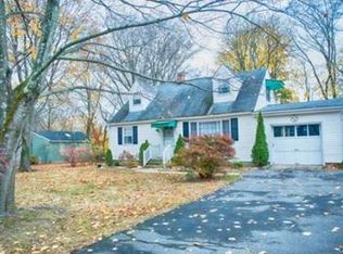 16 Esquire Rd, Norwalk, CT 06851