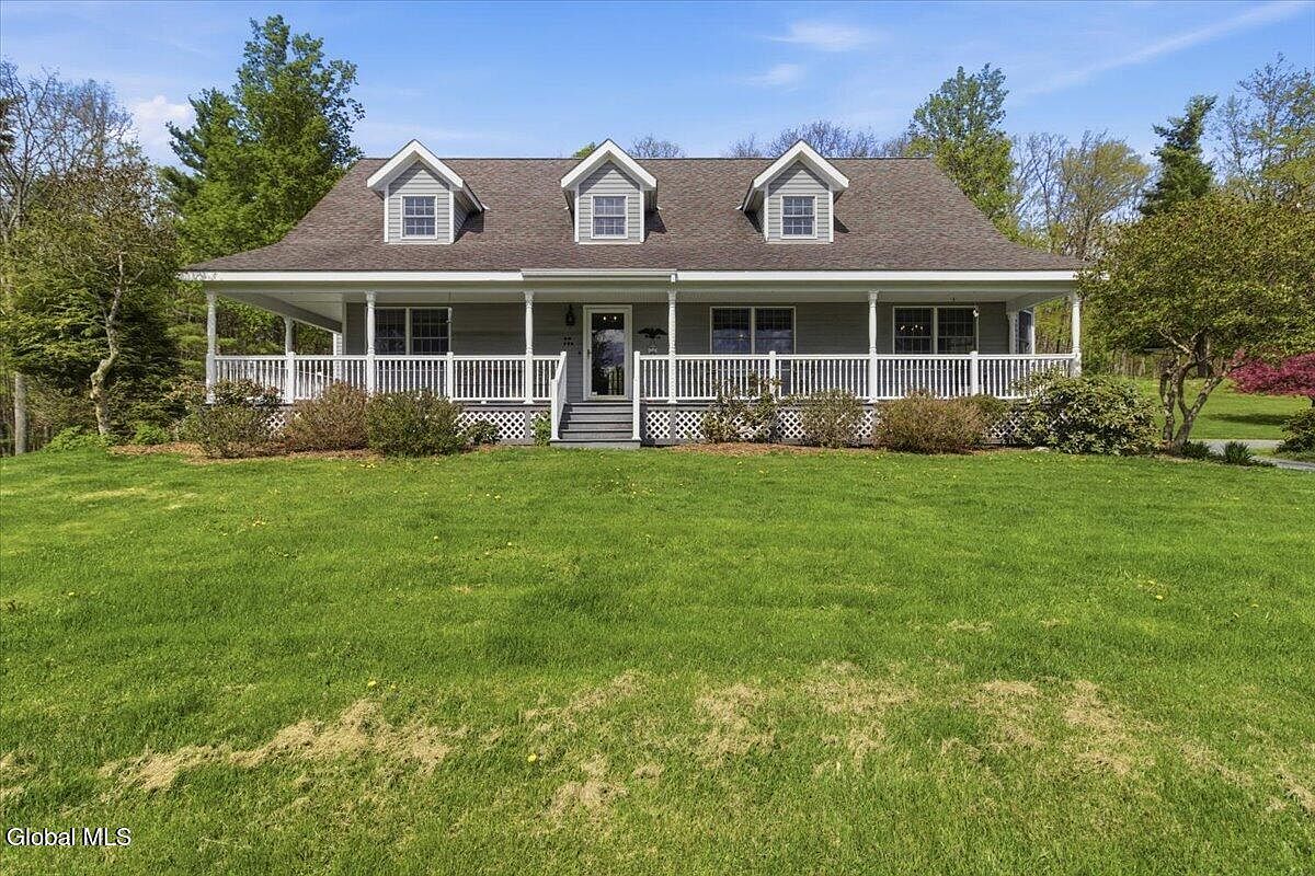 1st image of 224 Turnpike Road
