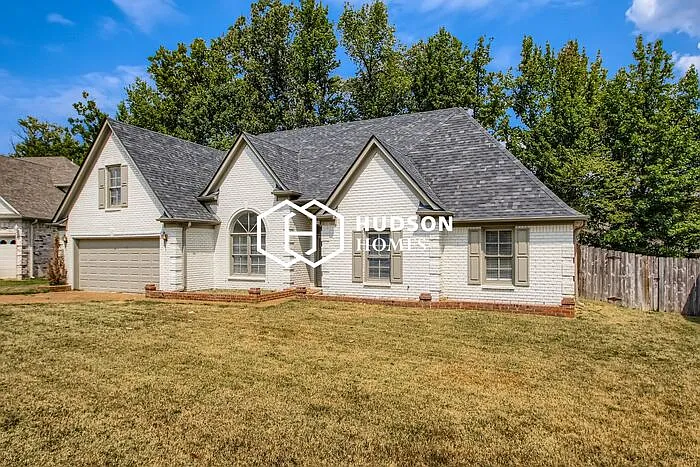 4 bed, 2.0 bath, 2899 sqft, $2,270 — Photo 3