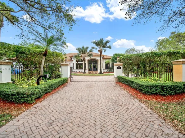 10651 SW 67th Ct, Pinecrest, FL 33156