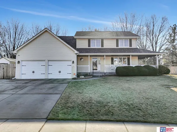 7625 Grand Oaks Cir, Lincoln, NE 68516