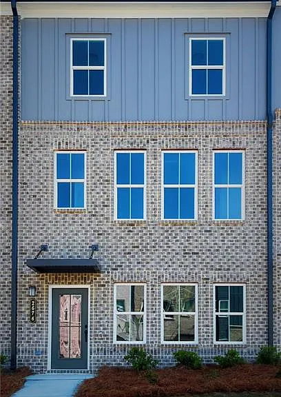 2676 Whistler Way NE — Photo 1