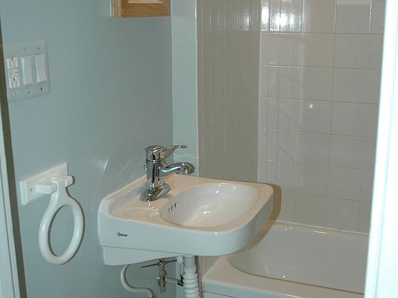 3rd image of 424 N Washington Ave