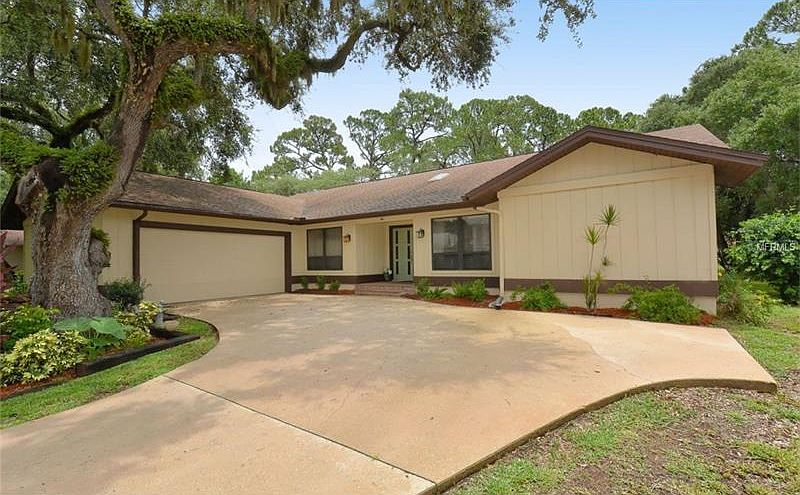 1st image of 821 Forestview Dr