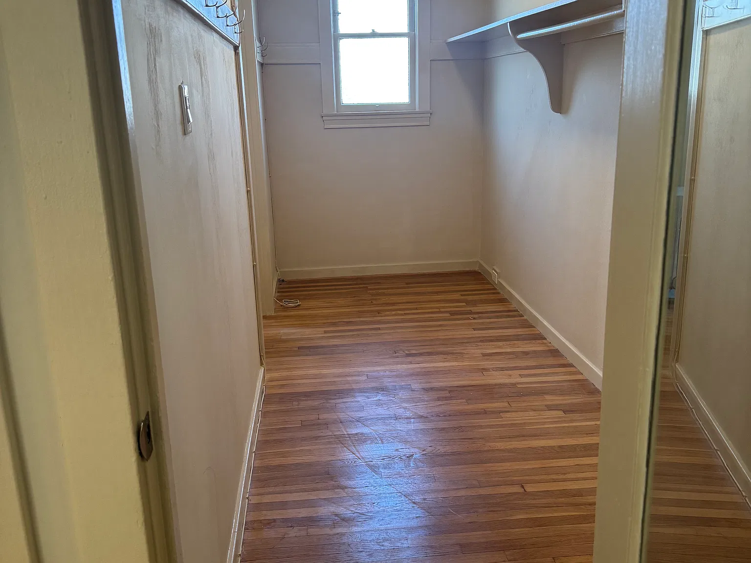 970 Bay St — Photo 4