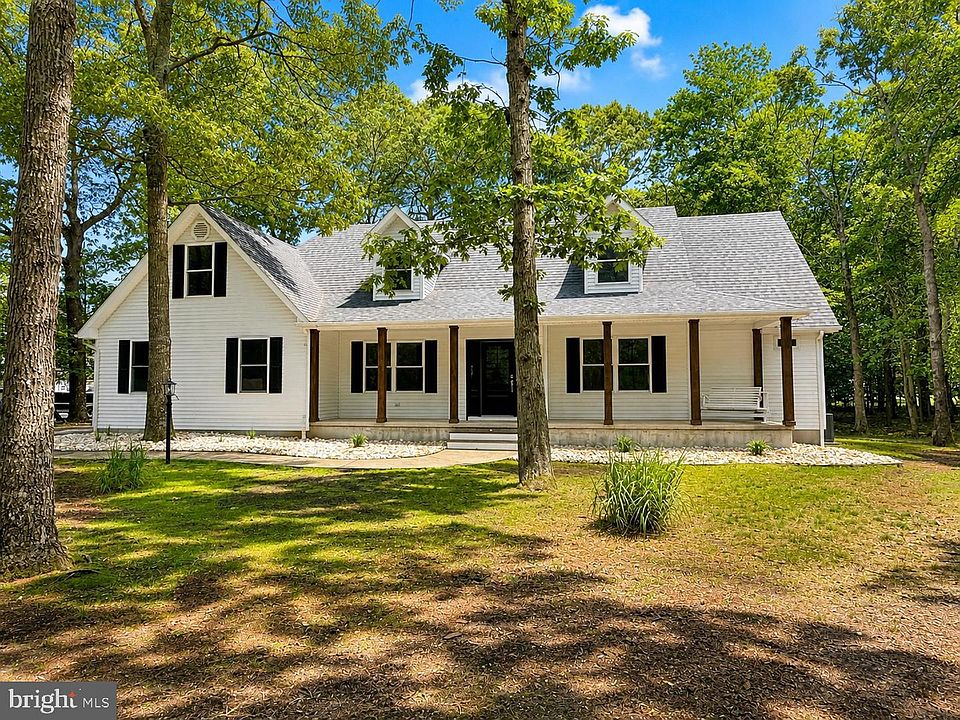 1st image of 347 Fairway Ln