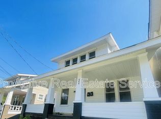 244 W 32nd St #1, Norfolk, VA 23504
