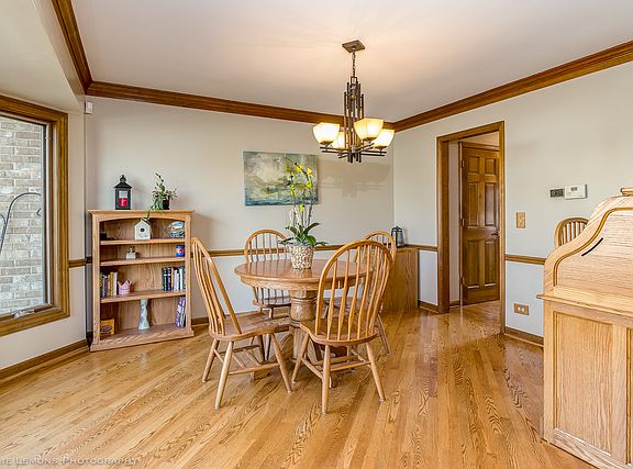 3rd image of 665 Alexandria Dr