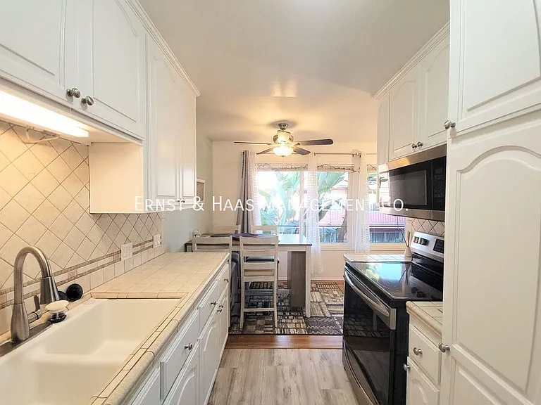 1023 E 1st St #8 — Photo 10