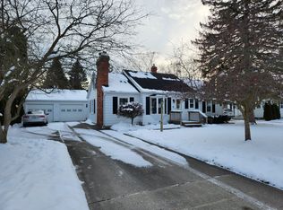 1905 Vine St, Saint Clair, MI 48079