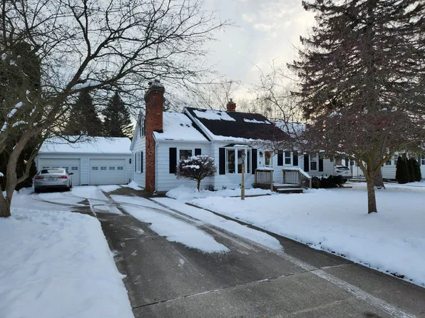 1905 Vine St, Saint Clair, MI 48079