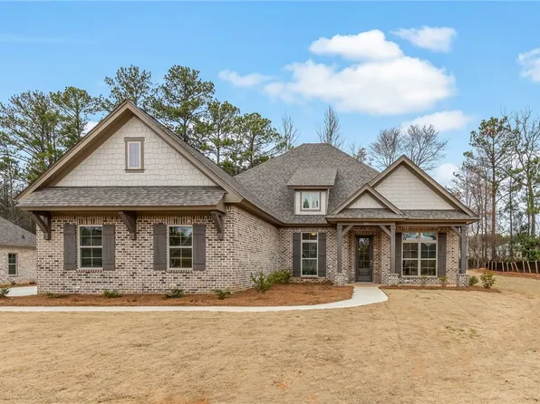 106 Merlin St, Opelika, AL 36801