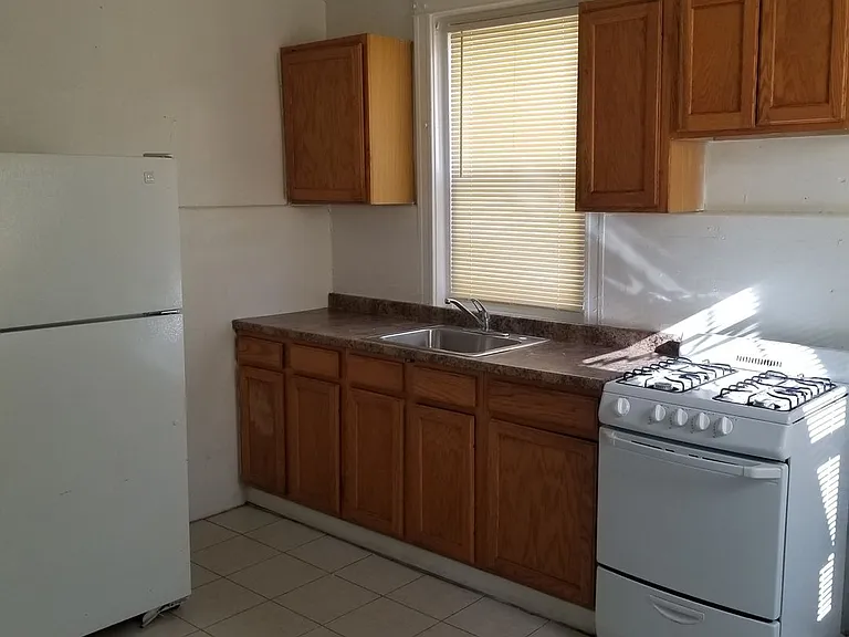 422 E Roosevelt Blvd — Photo 4
