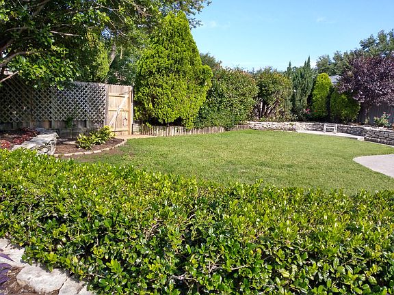 3rd image of 3915 Vista Woods Cir