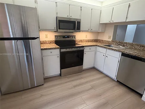 1201 N Liberty Ave Photo 1