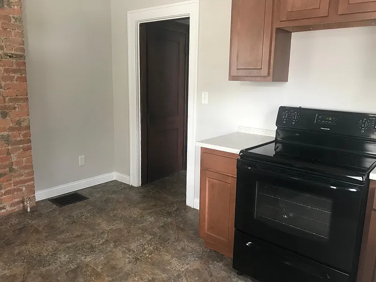 2444 Deming Ave — Photo 3