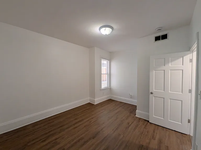 11 Linden St #2 — Photo 4