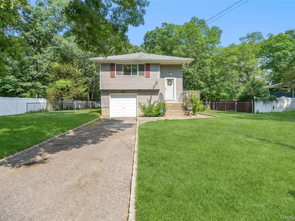 417 Winters Drive N, Mastic, NY 11950