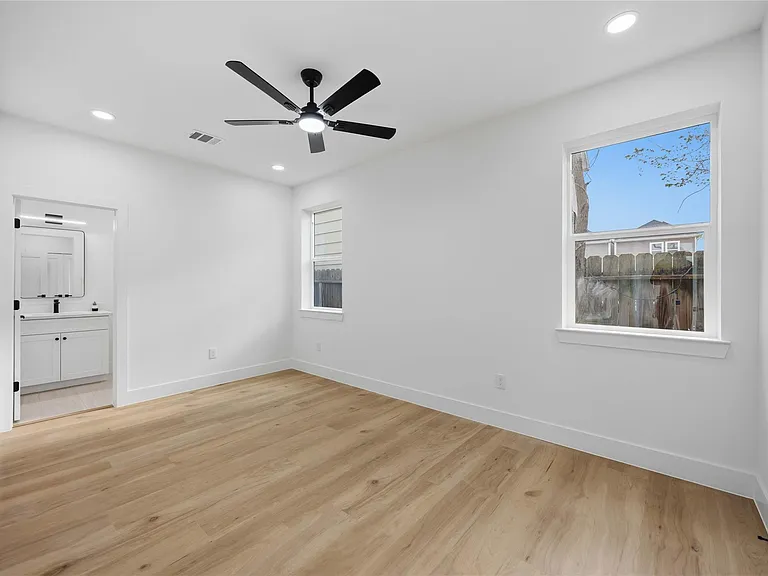 2014 Yates St — Photo 23