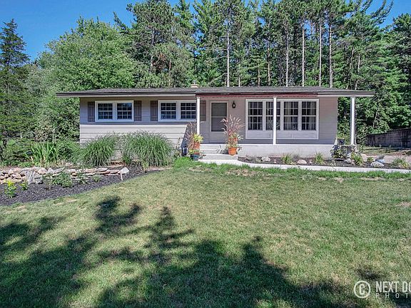 3rd image of 14904 Lakeshore Dr