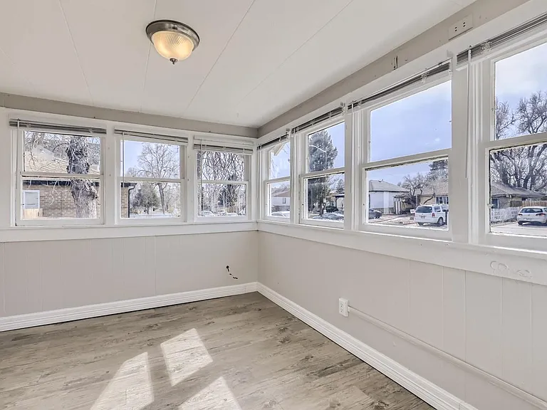 1446 N Valentia St — Photo 8
