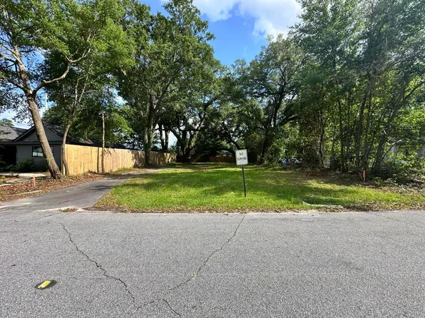 1105 Justice St, North Charleston, SC 29405