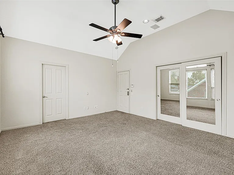 2414 Calumet St #B — Photo 20