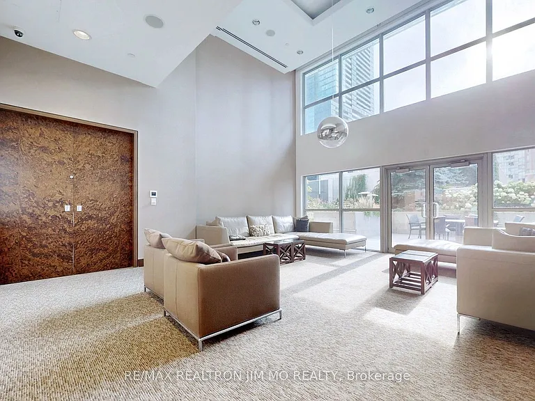 386 Yonge St #2508 — Photo 37