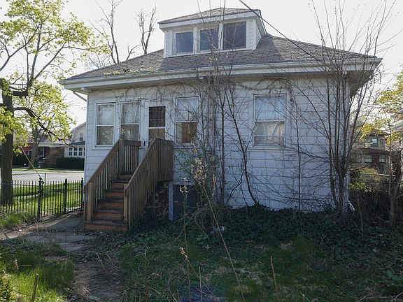 5th image of 1102 N Taylor Ave