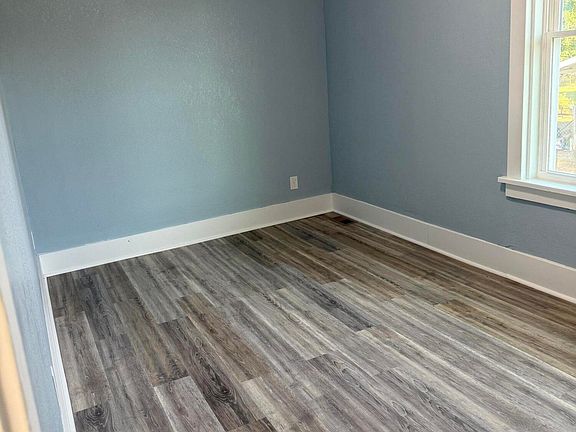 5th image of 758 S English Ave