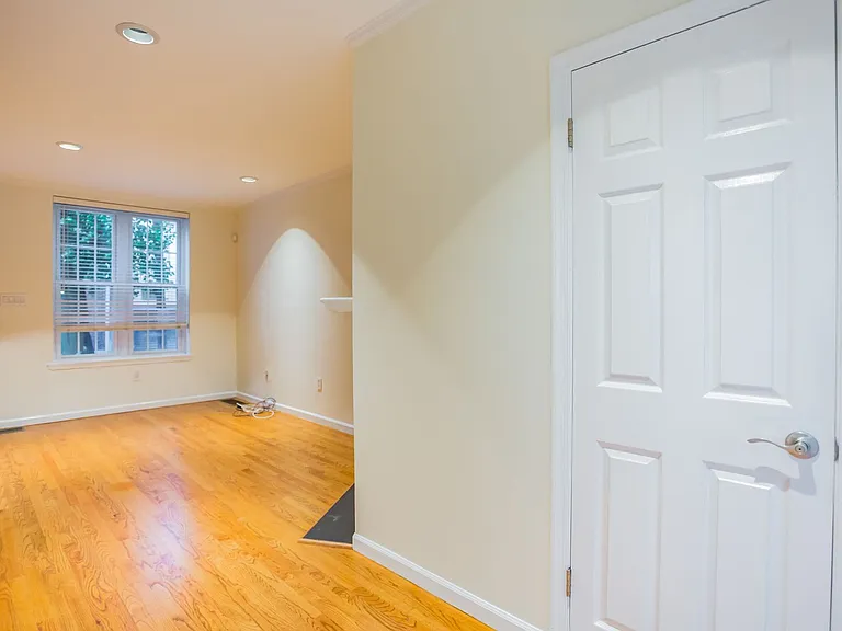 626 S Clifton St — Photo 27