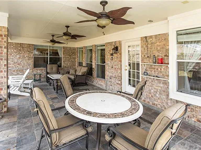 2634 Shelby Dr — Photo 16