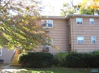 196 Queen Anne Rd, Bogota, NJ 07603